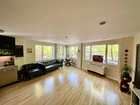 702 Ocean Pkwy APT 2A, Brooklyn, NY 11230