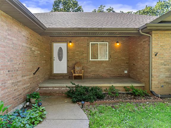 5th image of 414 E Hughes Road