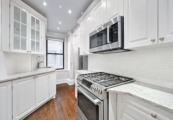 3rd image of 545 W End Ave #7EF