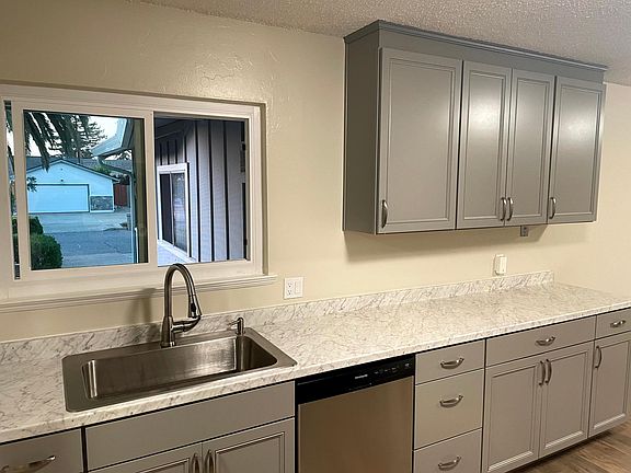 5th image of 1610 Flower Garden Ln