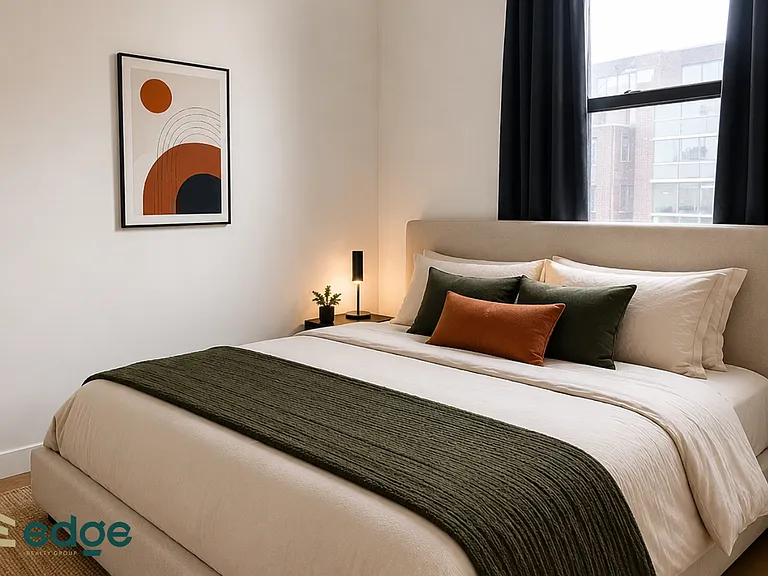 563 Evergreen Ave #2B — Photo 3