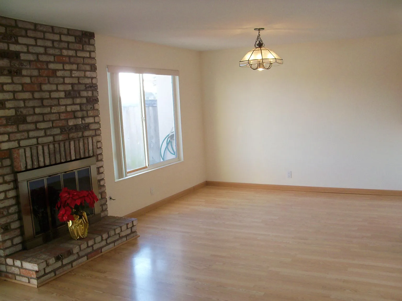 4 bed, 2.5 bath, 1880 sqft, $5,500 — Photo 4