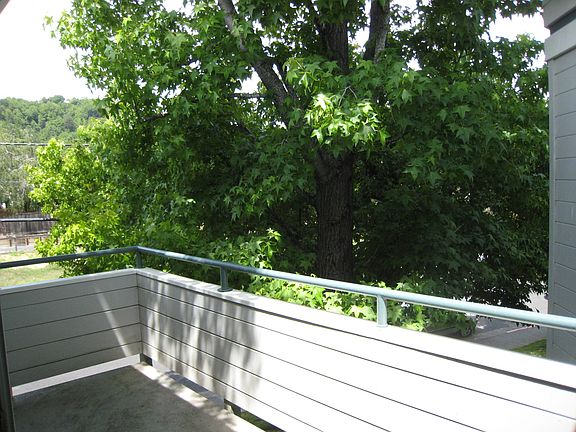 2nd image of 344 Larkspur Plaza Dr