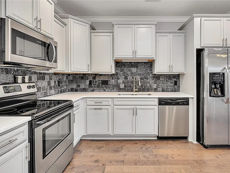 505 Mariners Cir — Photo 6