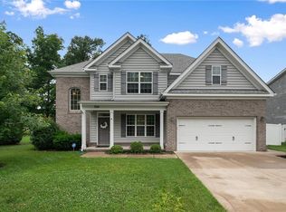 204 Creston Ct, Chesapeake, VA 23323