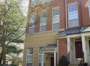 1950 Crescent Park Dr #24A, Reston, VA 20190