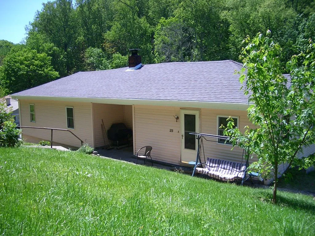 325 Salem Church Rd photo 1