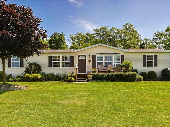 1060 Walnut Dr, Danielsville, PA 18038