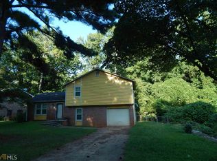 815 Pine Roc Dr, Stone Mountain, GA 30083