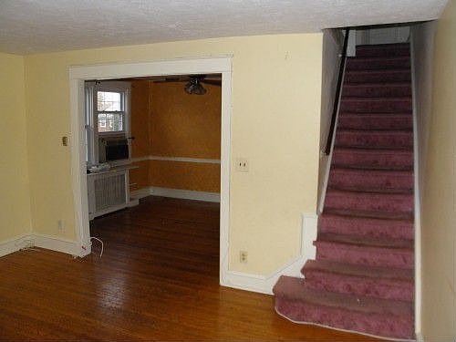 3rd image of 262 W Greenwood Ave