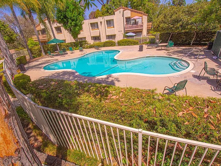 22840 Hilton Head Dr #127 — Photo 36