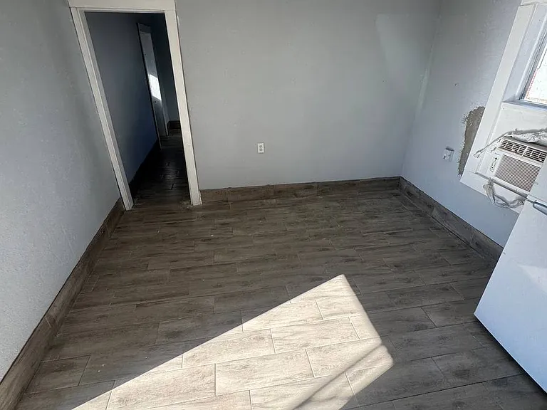 403 E 3rd St #405 — Photo 26