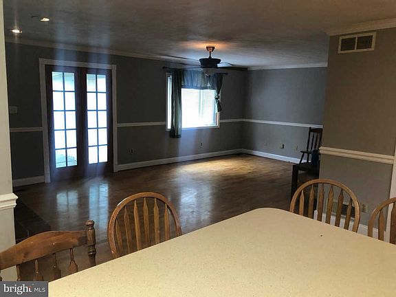 5th image of 1041 Cecil Ave S