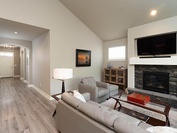 5th image of 1257 NE Sunrise St