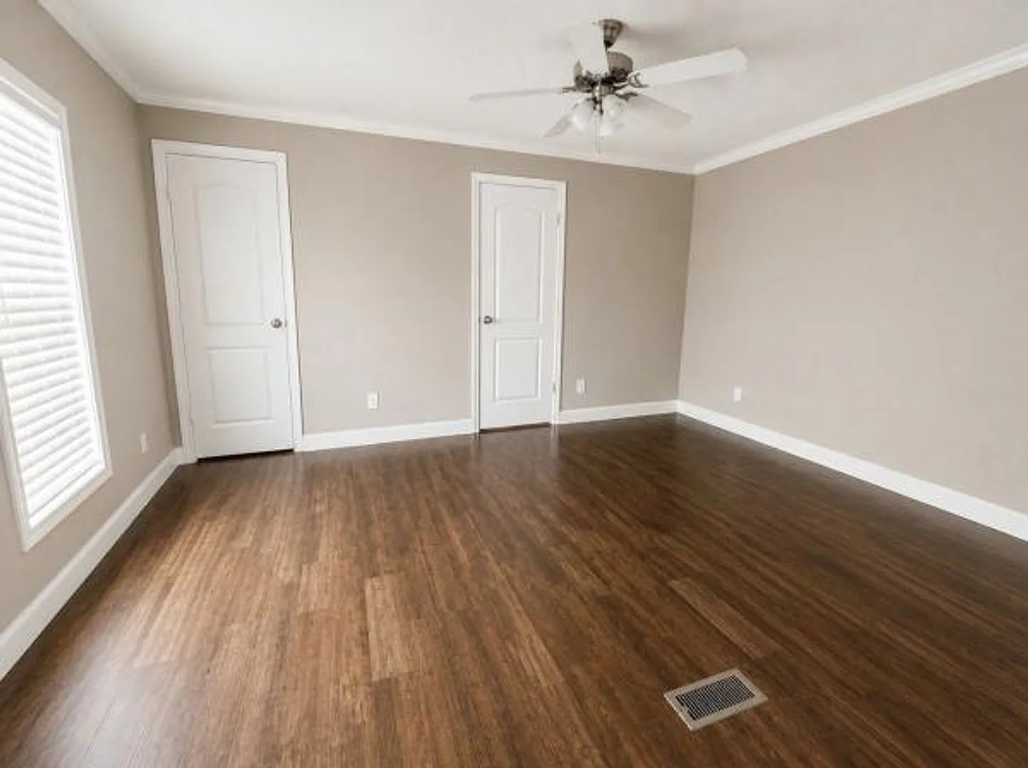Move-In Ready 3BR/2BA in Hidden Oaks — Photo 4