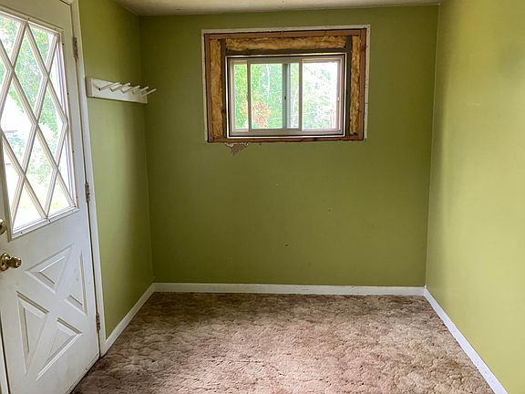 4th image of 139 Edison Blvd