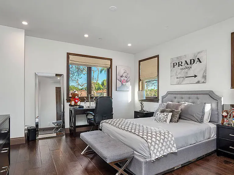 333 S Canon Dr — Photo 24