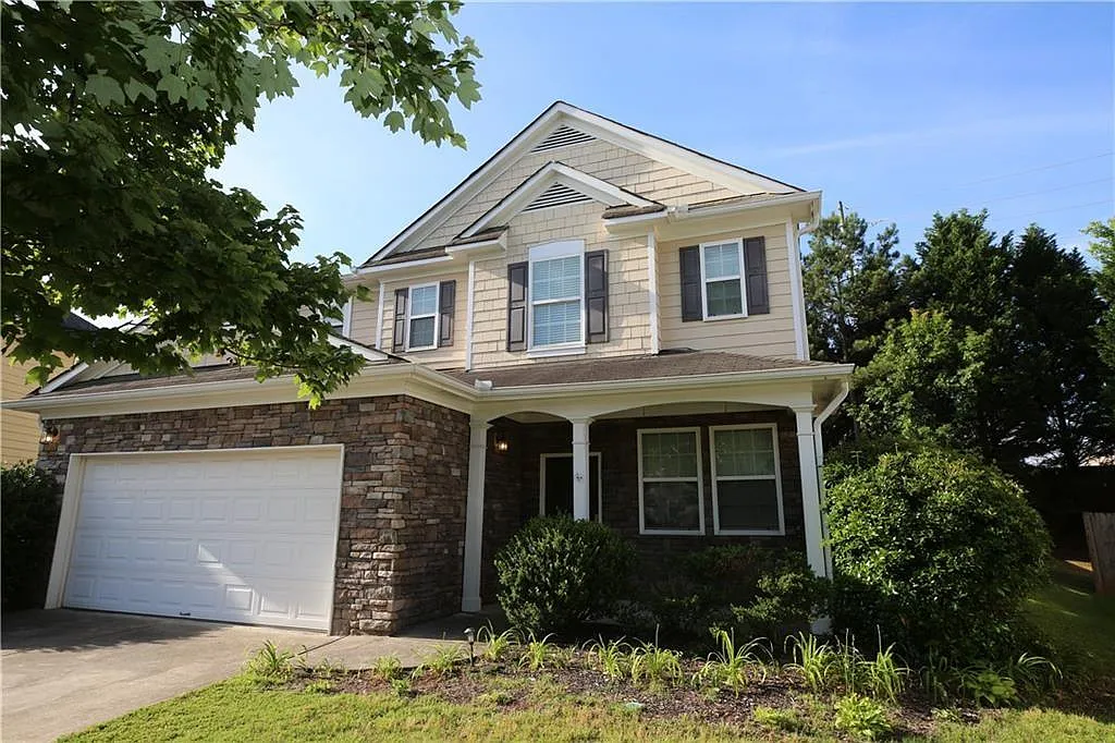 3 bed, 2.5 bath, 2552 sqft, $2,300 — Photo 1