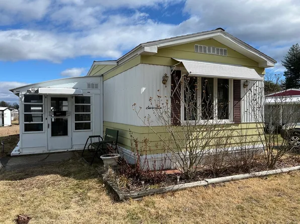 17 4th Ave, Westfield, MA 01085