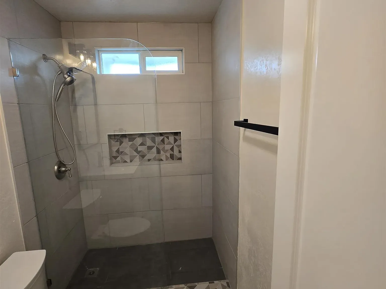 2 bed, 1.0 bath, 750 sqft, $4,875 — Photo 4