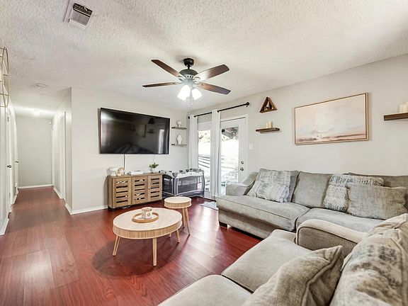 4th image of 837 Blue Ridge Dr