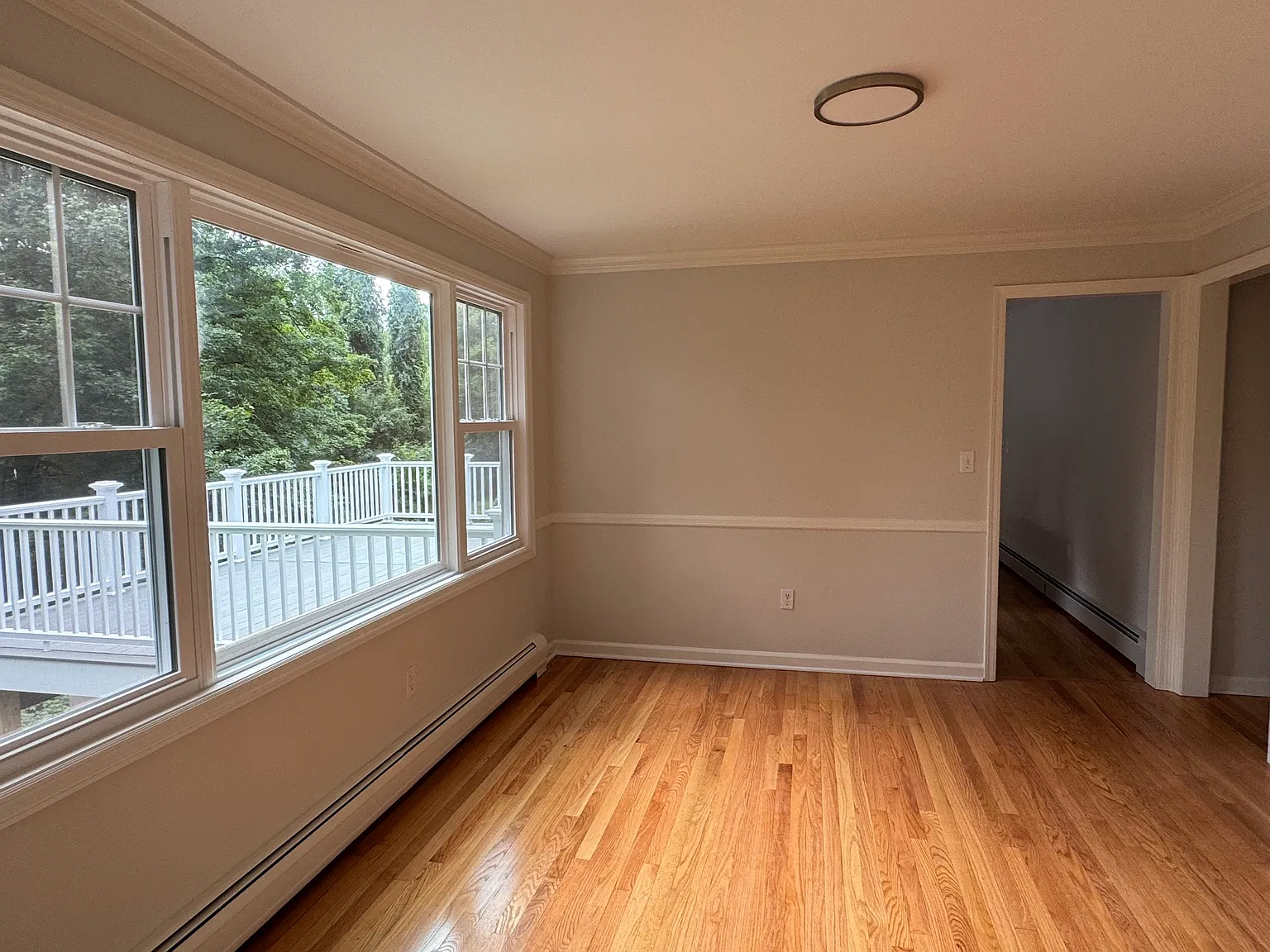 4 bed, 2.5 bath, 2090 sqft, $7,500 — Photo 4