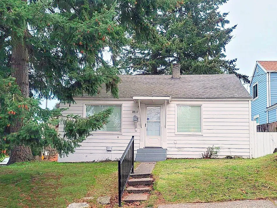 8857 37th Ave SW