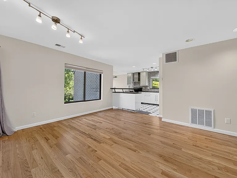 46 Acorn Ponds Dr #46 — Photo 10