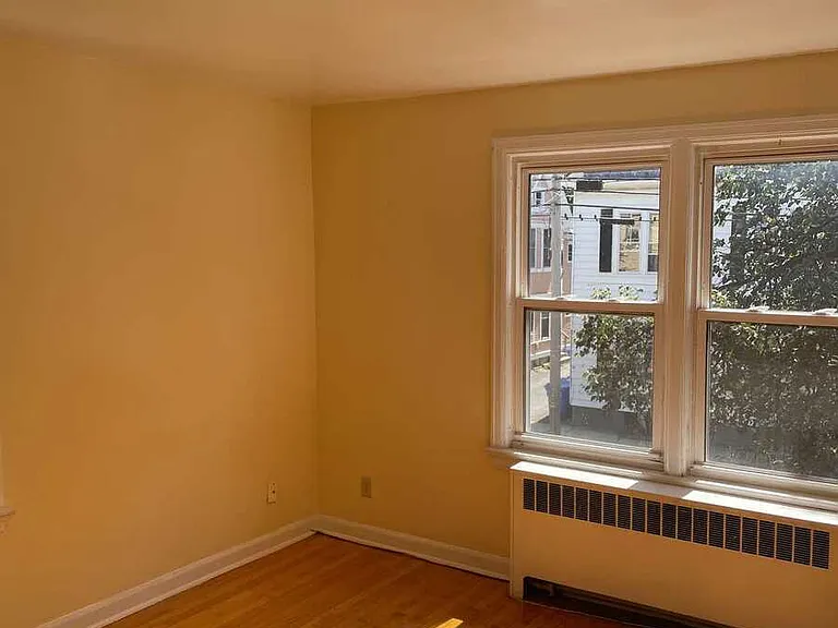 38 1/2 Grant St #38-1/2 — Photo 18