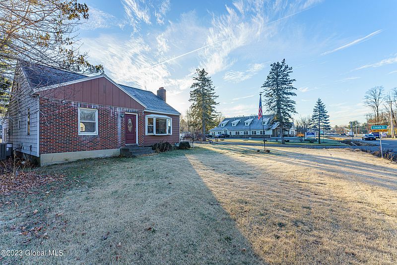 2nd image of 174 Saratoga Road