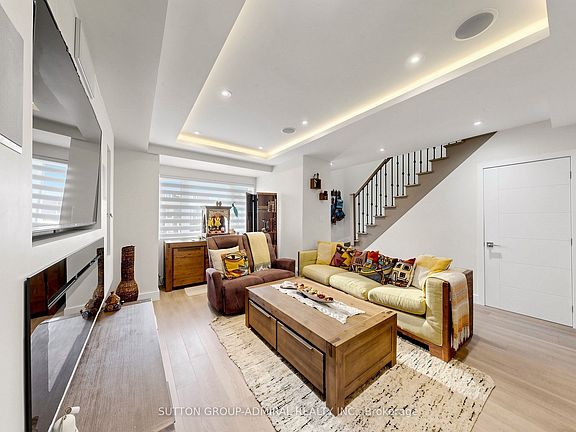 4th image of 676 Vaughan Rd