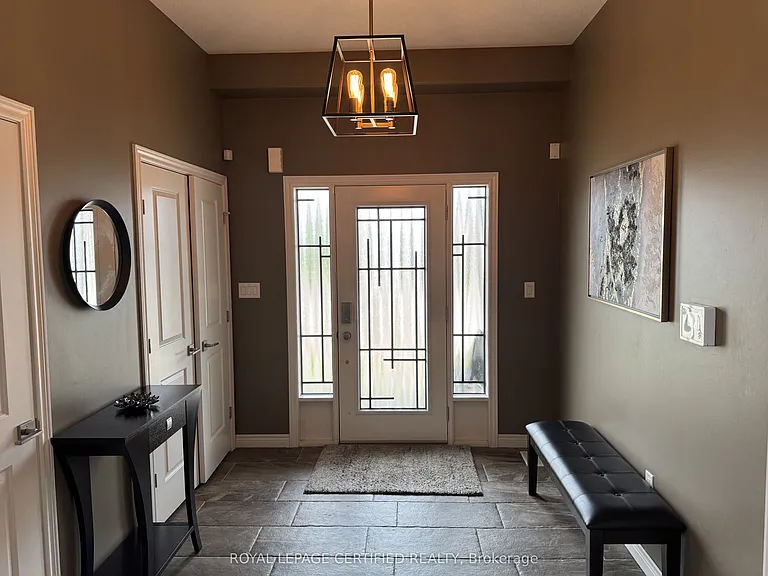 252 Westbank Trl — Photo 6