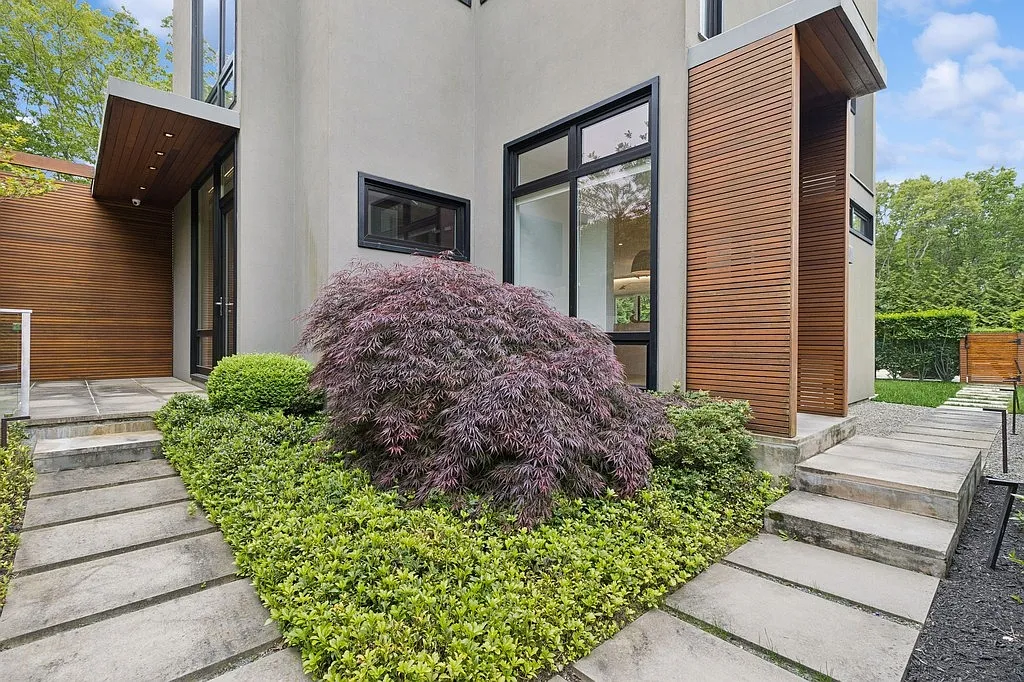 A Modern Masterpiece for Your Perfect Summer Retreat — Photo 3