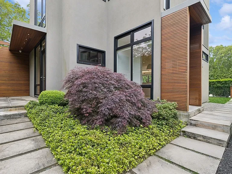 63 Highview Dr — Photo 3