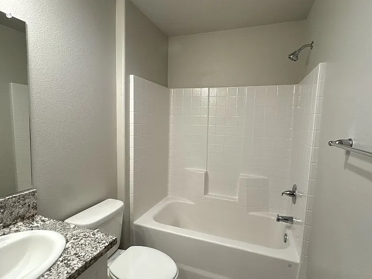 414 S Summit St #101-104 — Photo 18