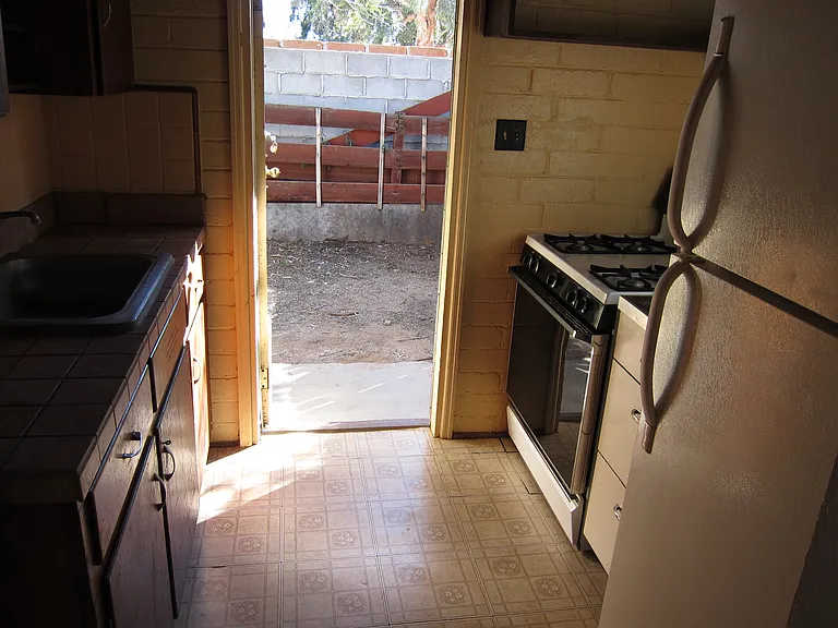1220 N Jones Blvd #1 — Photo 9