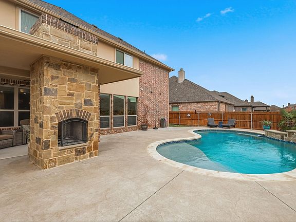 3rd image of 2739 Chimney Rock Rd