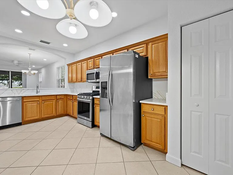 731 Duchess Ct — Photo 8