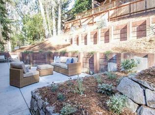 8 Eastwood Ct, Oakland, CA 94611