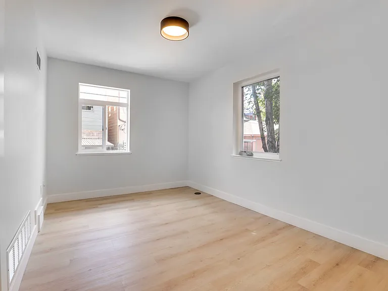 1270 N Logan St #9 — Photo 29