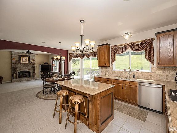 4th image of 1671 Whispering Hollow Ct