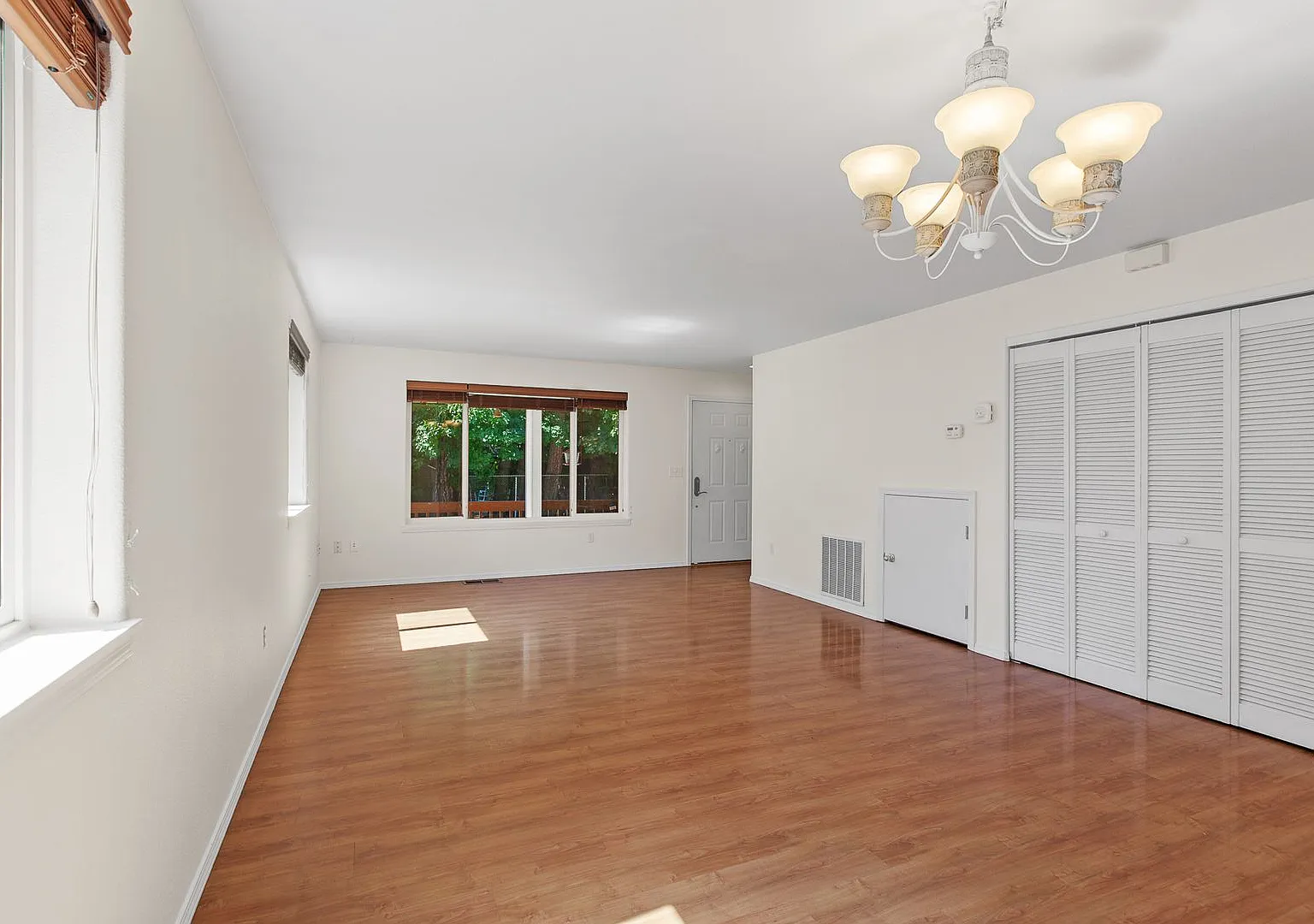 100 E Miller Ave — Photo 3