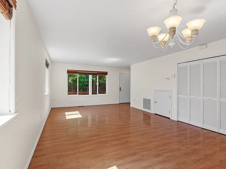100 E Miller Ave — Photo 9