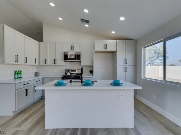 113 Tamarack Dr, Henderson, NV 89002