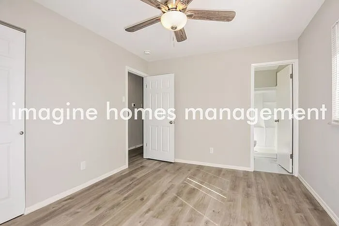 908 Broadhurst Dr — Photo 9