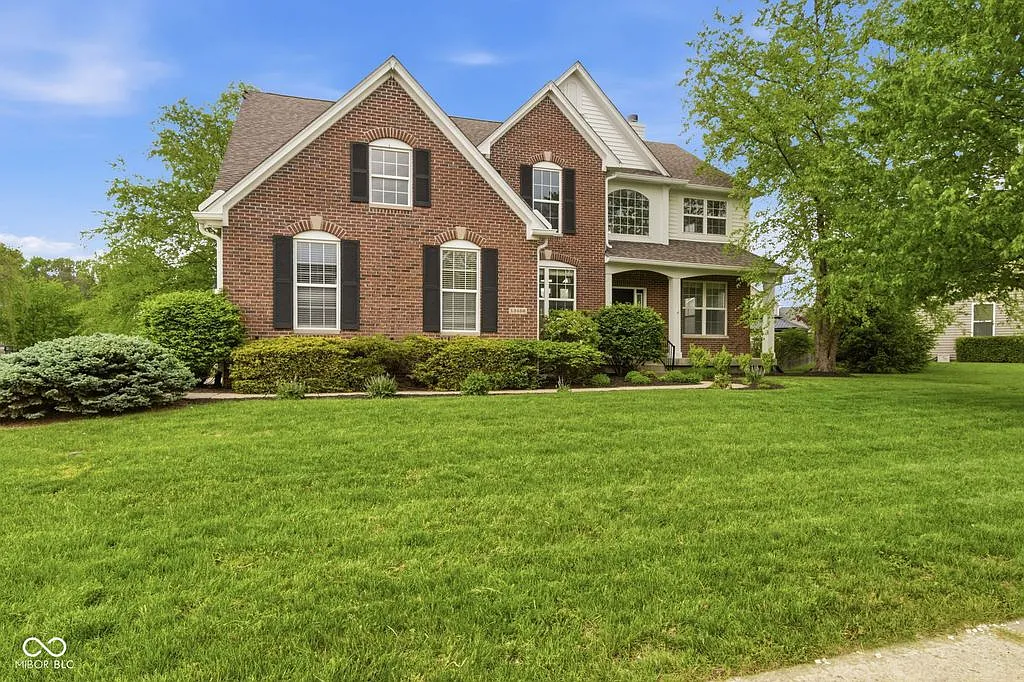 5 bed, 4656 sqft, $5,500 — Photo 2