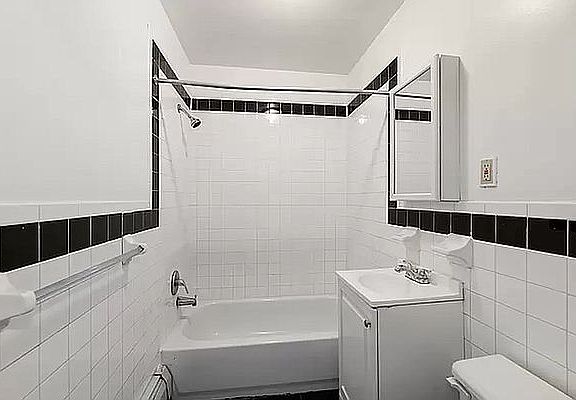 5th image of 375 Pleasant Ave #6G