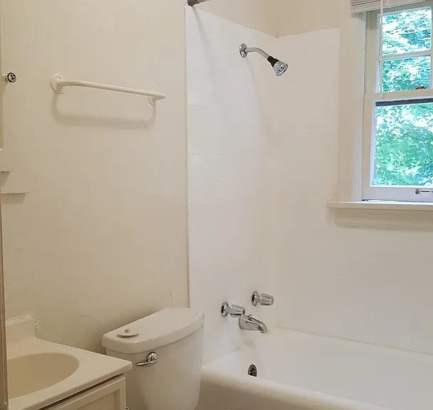 Thurman Apartments — Photo 5