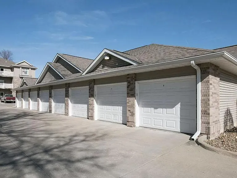 200 Sadler Ln — Photo 18