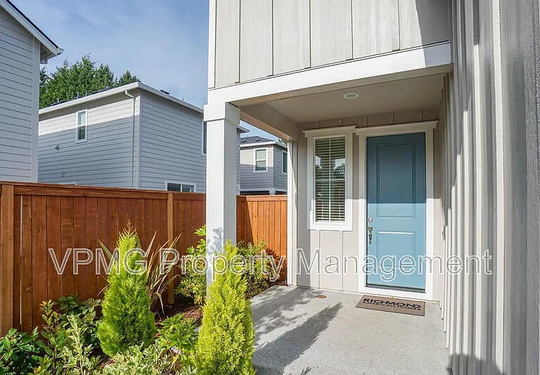 2301 SW 5th Pl — Photo 3